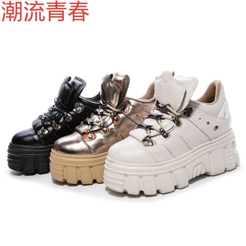 Женские кроссовки из натуральной кожи массивные на платформе с круглым носком