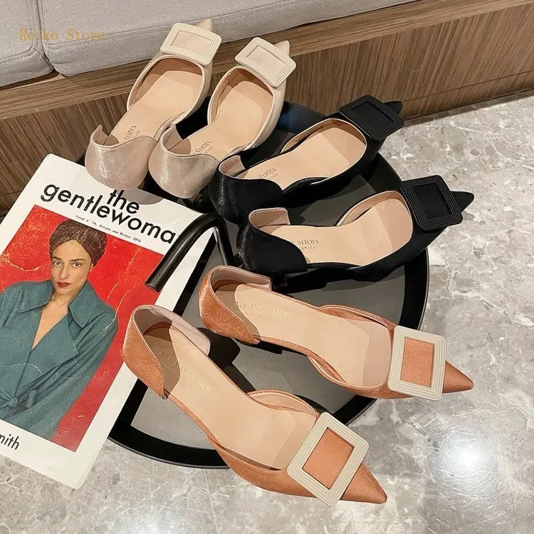 Женские туфли на низком каблуке кремово-белые атласные из искусственной кожи без