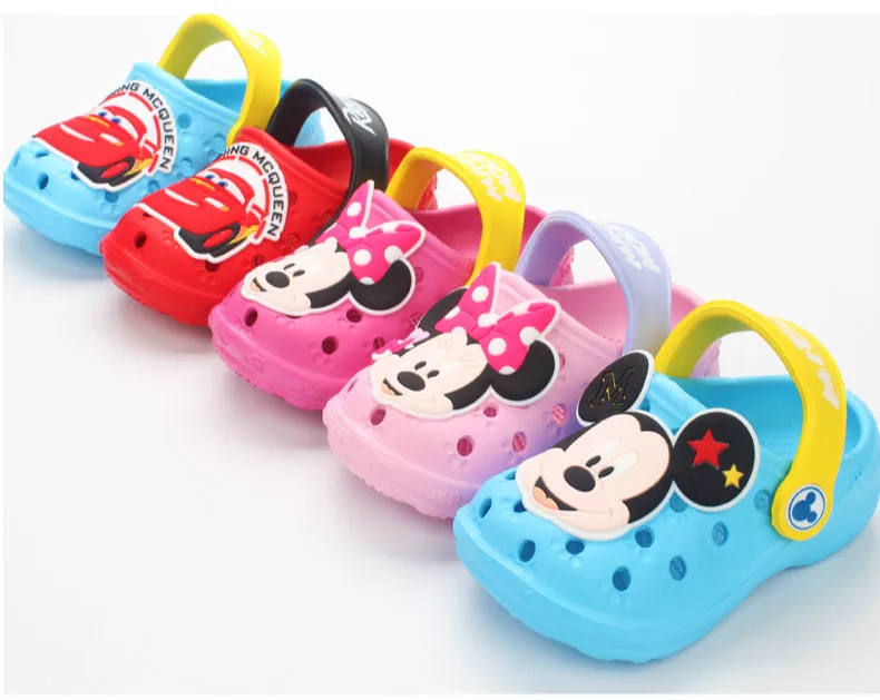 Детские сандалии; Домашние уличные тапочки; сандалии с отверстиями; милые Нескользящие пляжные тапочки с героями мультфильмов; детские белые Тапочки