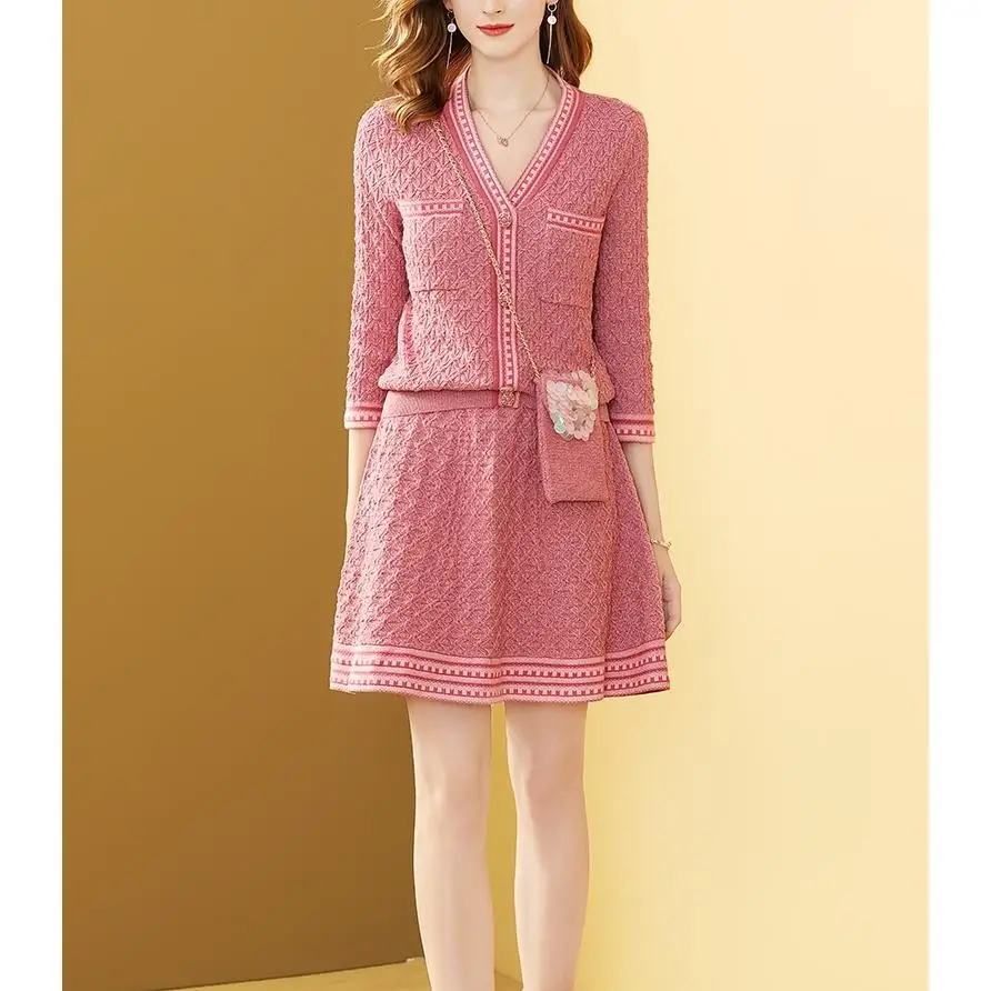 

Spring and autumn new French retro age reducing and slim sweater knitted two piece suit dress for women