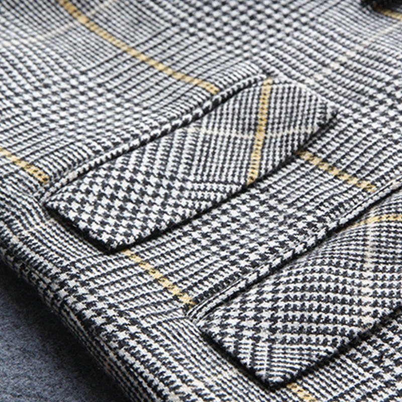 Женское шерстяное пальто средней длины элегантное в полоску с отложным