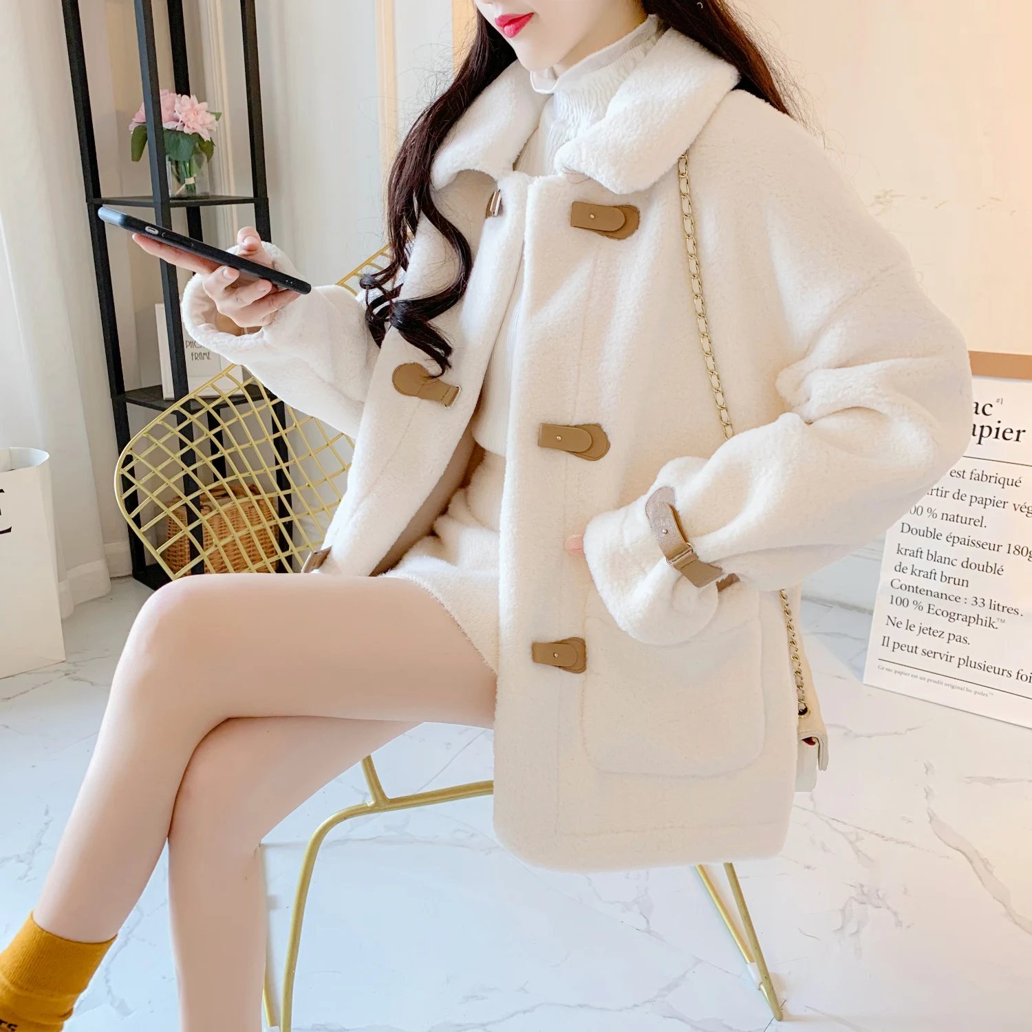 

Пальто из овечьей шерсти женское маленькое короткое осенне-зимнее Новое корейское свободное универсальное меховое пальто 2021