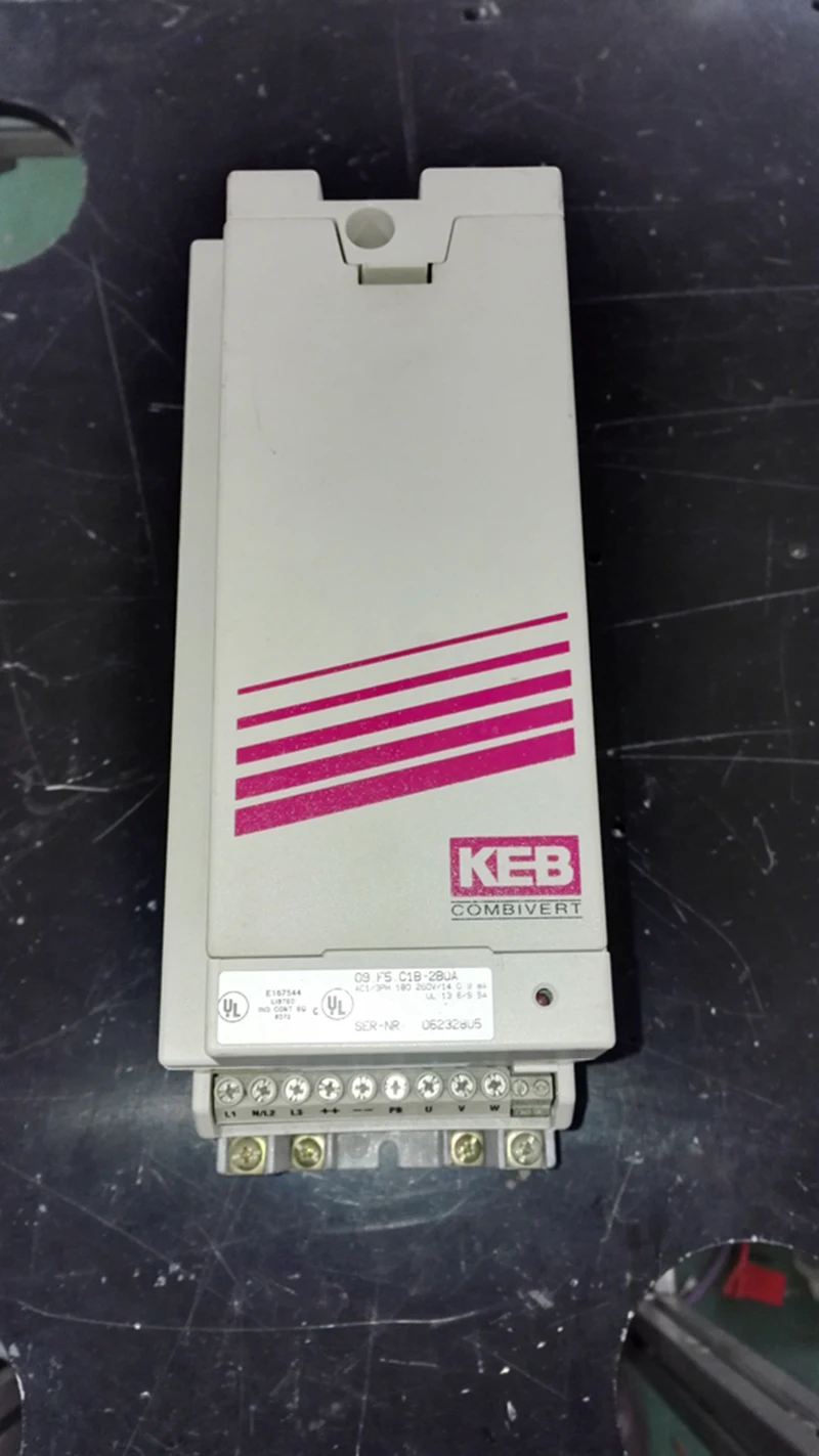 Инвертор Keb Combivert 09F5C1B-2B0A кВт используется в хорошем состоянии | Инструменты