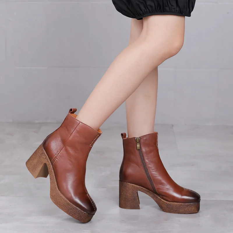 

Новинка Осень-зима 2020 кожаные короткие сапоги с круглым носком на массивном каблуке женские модные сапоги на высоком каблуке в стиле ретро ...