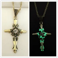 2020 vintage luminous pendant necklace fashion cross glow in the dark necklace for men charm party jewelry gifts accesories