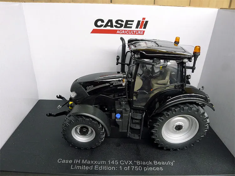 Чехол UH 1:32 5380 IH Maxxum 145 черный красивый трактор Литые металлические модели