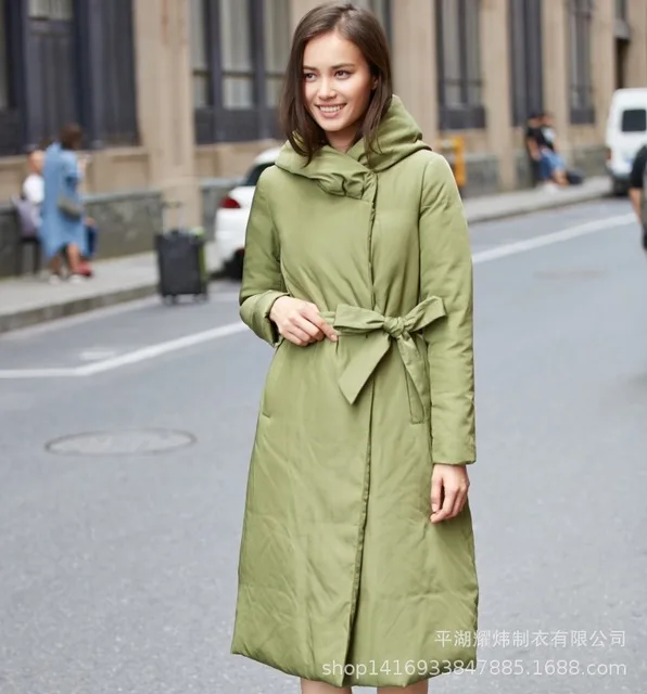 

Factory outlets wholesale 2019 winter new luxury 90% goose down parkas female warm was thin longer hooded down coat jacket F161