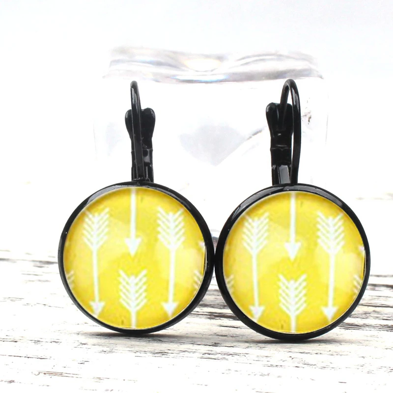 Милые яркие цветные серьги ручной работы со стрелкой фото кристаллом подвеской