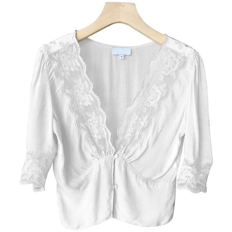 

White Lace Spliced French T-Shirt Women V-Neck Sexy Slim Fit Cardigan Female Single-Breasted Solid Short Tops Summer Fashion