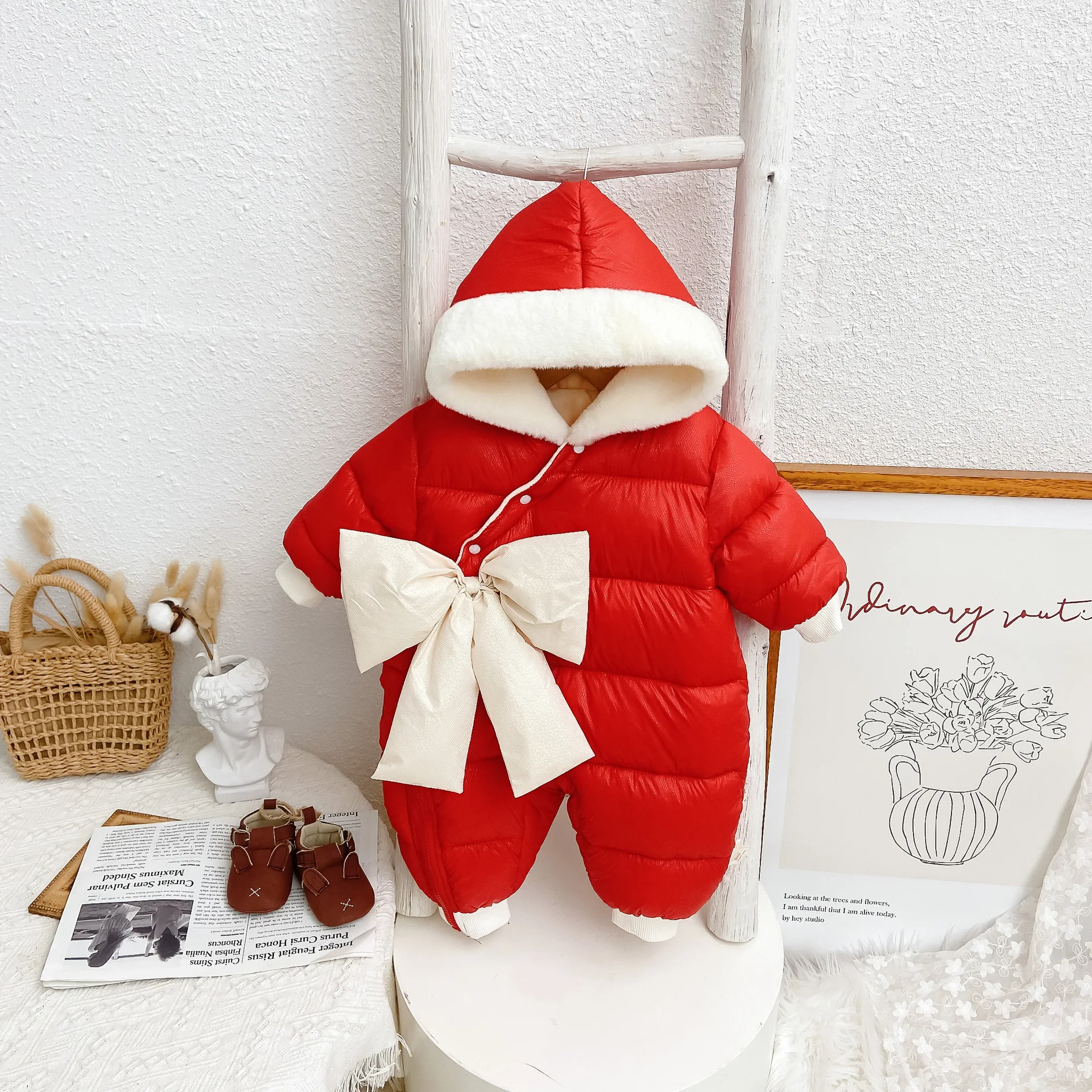 

Детский зимний комбинезон с капюшоном, из хлопка