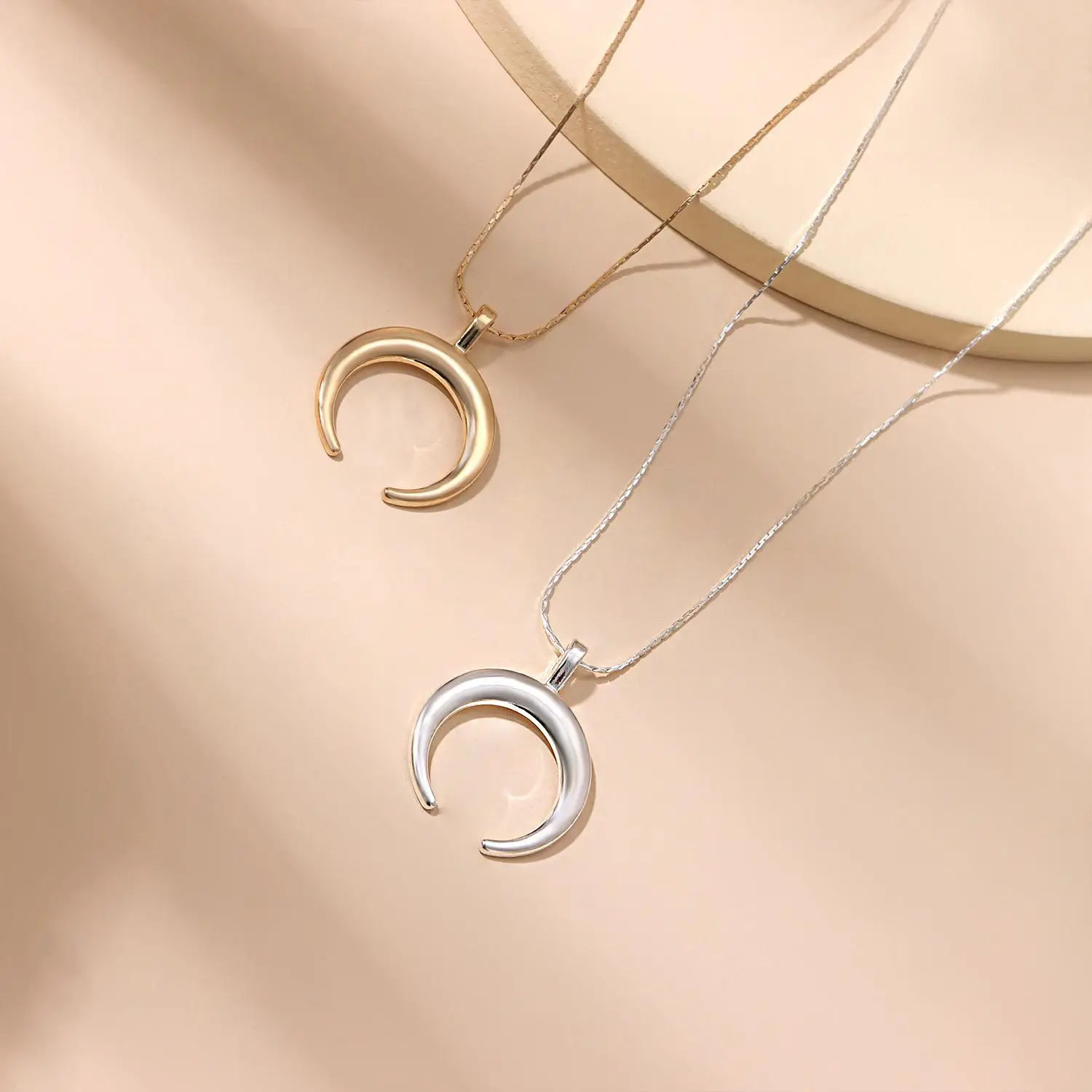 Женское ожерелье с подвеской в виде полумесяца из нержавеющей стали | Украшения и