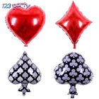 Клубы, бриллианты, пики, сердца, фольгированные воздушные шары, карты для казино, игральные кости, стандартные карты для покера