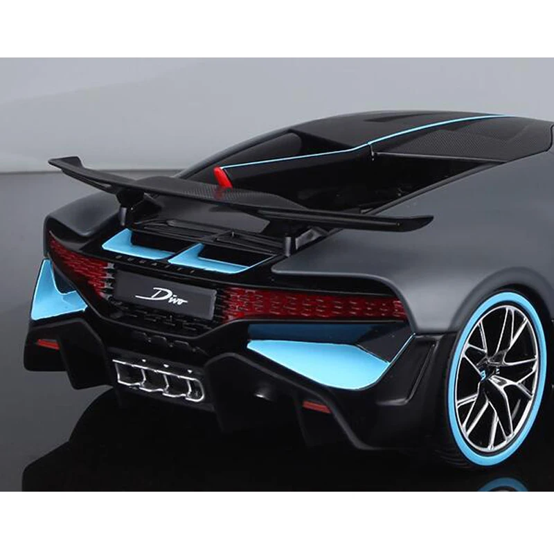 Роскошная модель автомобиля из сплава в масштабе 1:18 игрушка Bugati Divo с рулевым