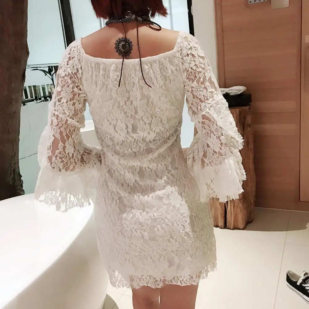 Корейская версия белого кружева элегантное слово воротник рукав трапециевидной