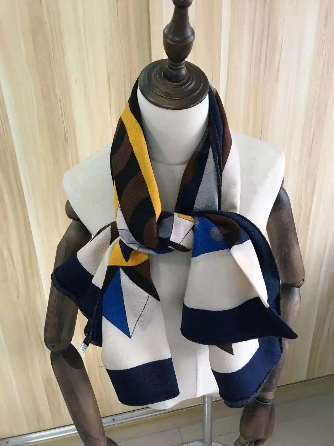 2021 new arrival autumn winter horse 140*140 cm  scarf 70% cashmere 30% silk scarf wrap for women lady girl gift hijab