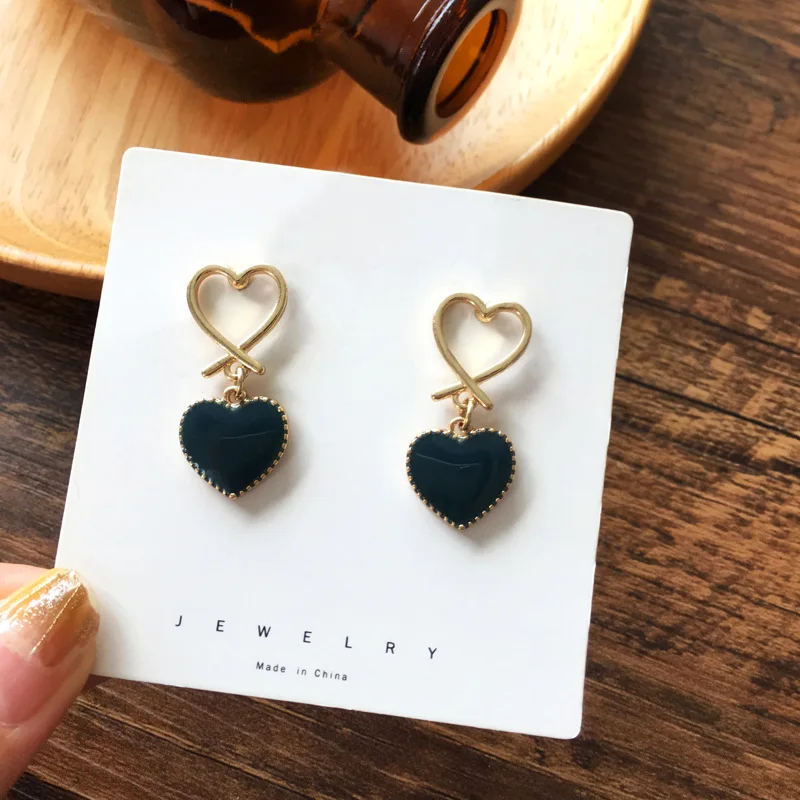 

Новые простые элегантные полые винтажные милые серьги