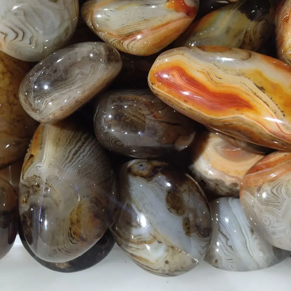 

1 шт. полированный натуральный кристалл sardonyx, агат, опущенные минералы wicca, ладонь, лечебный камень, лечебный драгоценный камень, playthings, камни...
