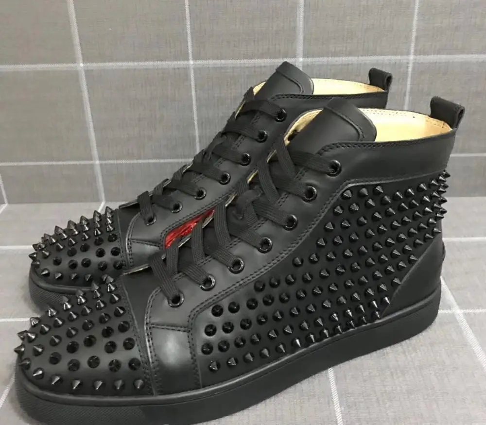 Топ для спорта на открытом воздухе со шнуровкой черные с красной подошвой