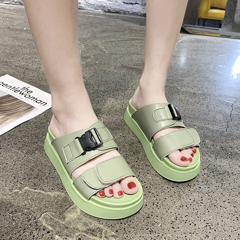 

2021 Women's Slippers Solid Color Simple Fashion Open-toed Upper Buckle Design Trend Flat Bottom Casual Women's Slippers