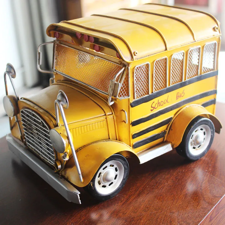 

Retro school bus metal model ornaments iron handicrafts children's toys kindergarten window