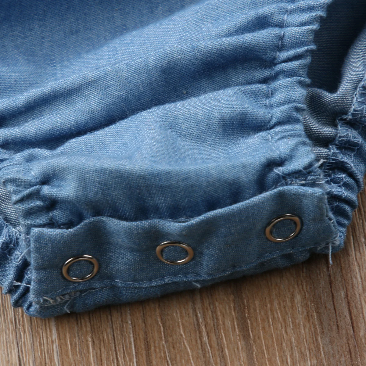 

Newborn Baby Girls Ruffles Rompers Denim Baby Jumpsuit Off Shoulder Summer Baby Girls Costumes