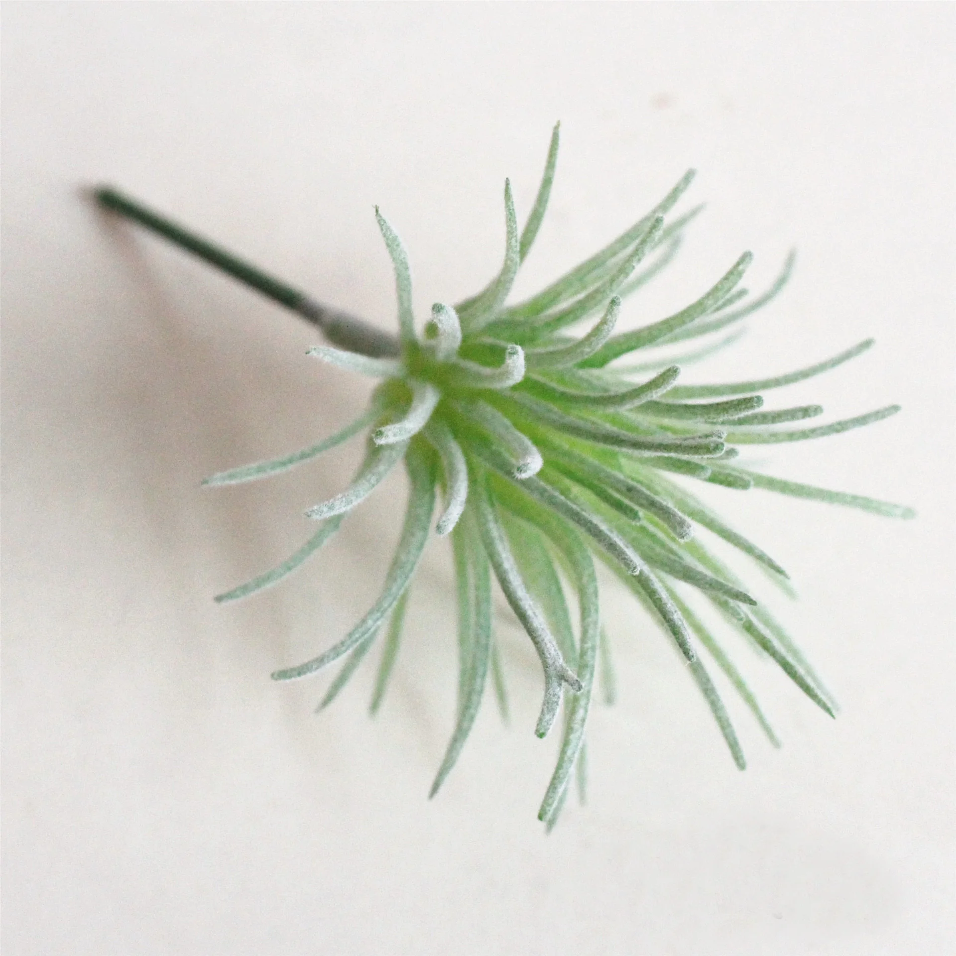 Зеленые и розовые флокированные искусственные растения 5x8 см суккуленты