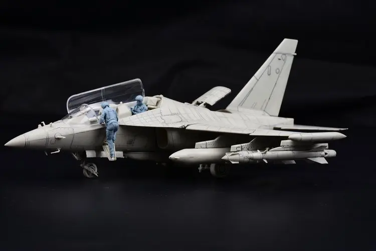 Набор пластиковых моделей Kitty Hawk KH80157 1:48 для российского самолета яка 130|Наборы