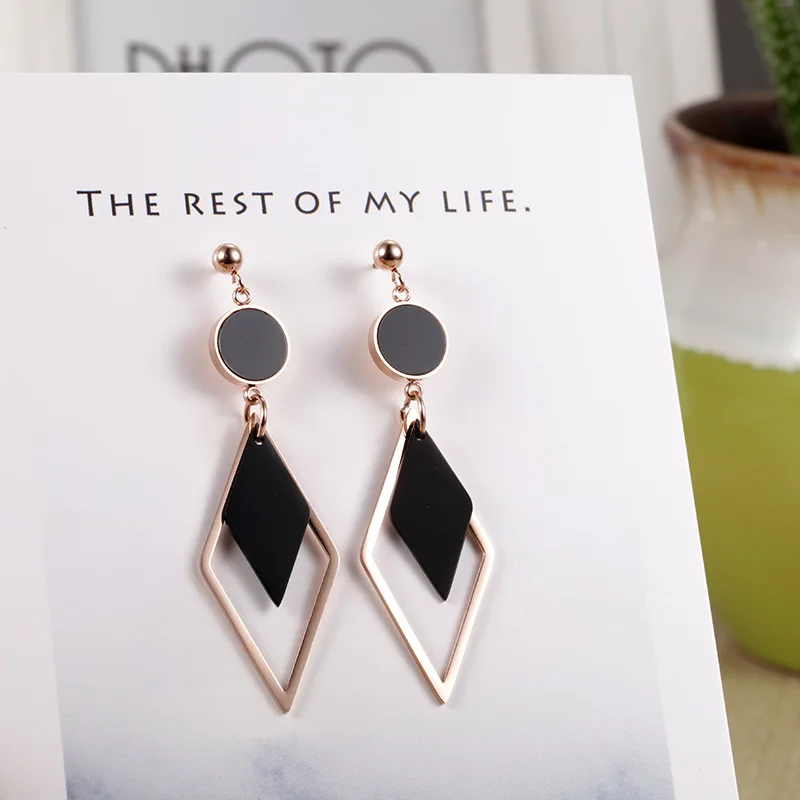 Модные милые неформальные серьги с ушками для женщин элегантные вечерние из