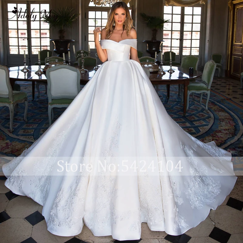 Adoly Mey Glamorous Appliques Matte Satin A-Line Wedding Dresses Elegant Boat Neck Zipper Up Vintage Bridal Gown Plus Size