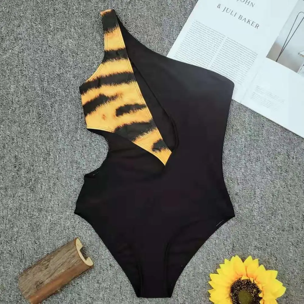 

Sportswear & Accessories