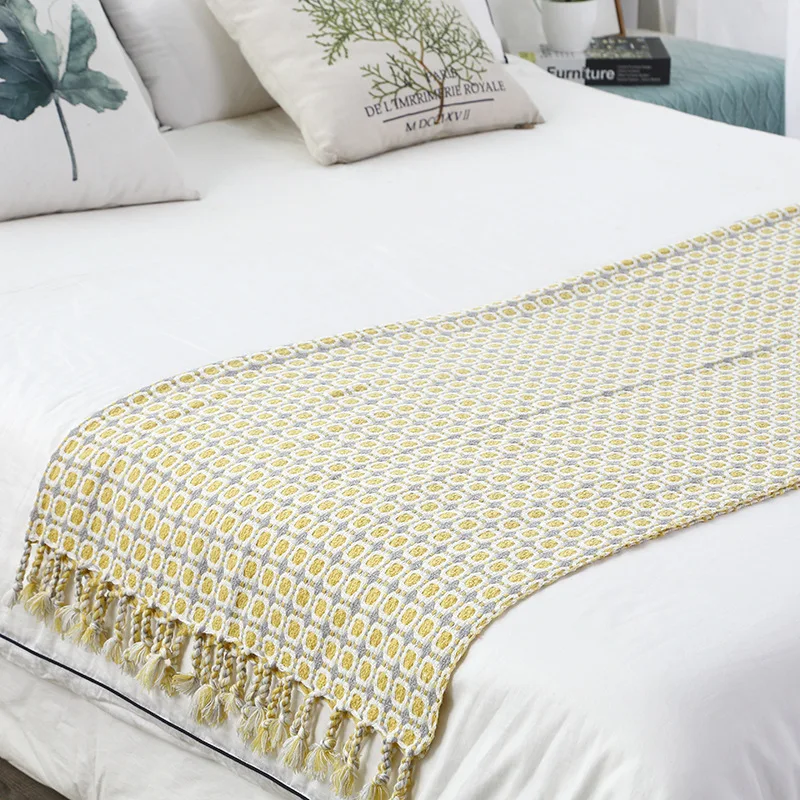 Желтое вязаное одеяло в клетку декоративное мягкое покрывало для дивана
