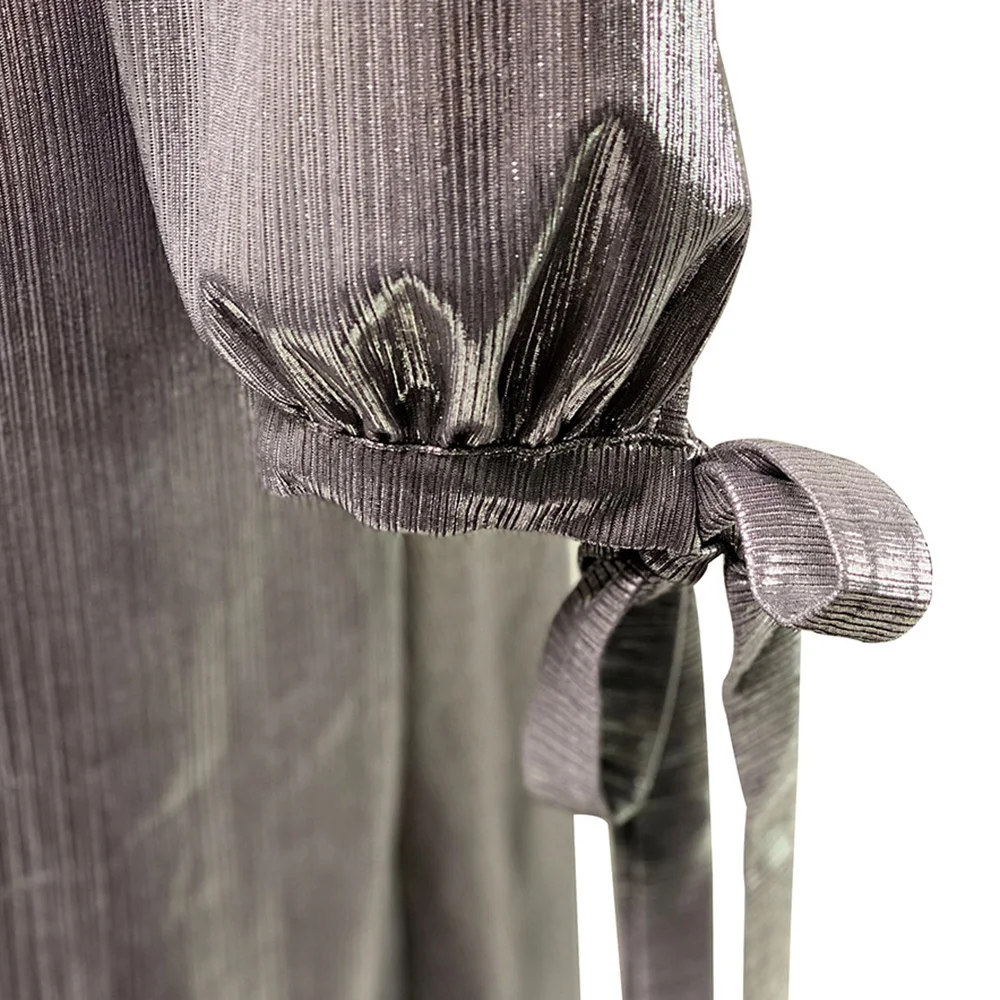 Женское платье туника с длинным рукавом глубоким треугольным вырезом