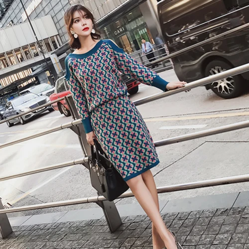 

Loose Casual 2019 Print 2 Pcs Set Loose Knit Korean Two Piece Set Vintage Fashion Sexy Off Shoulder Conjunto Feminino