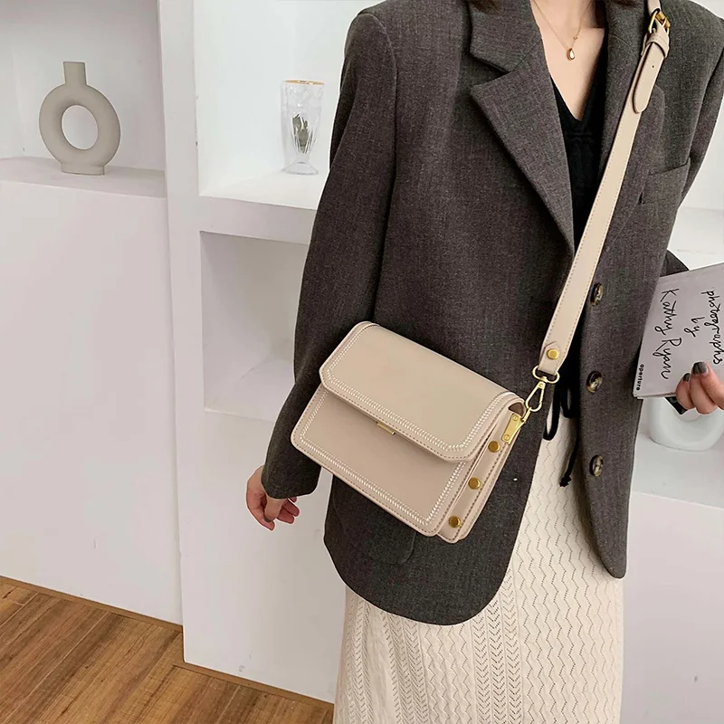 

Female vintage bag tote Messenger Bag High Quality Women Shoulder Bag Small Square Bag Daily Bag Sturdy Black Imitation Leather