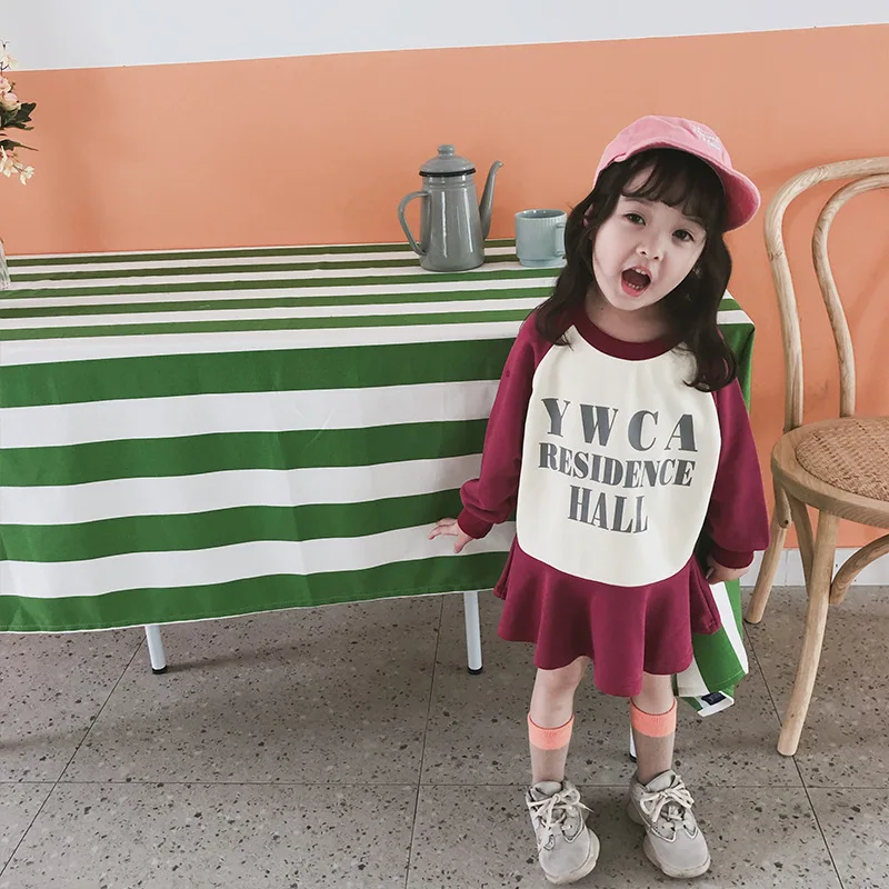 Милые платья с рукавами реглан и рюшами в консервативном стиле для девочек