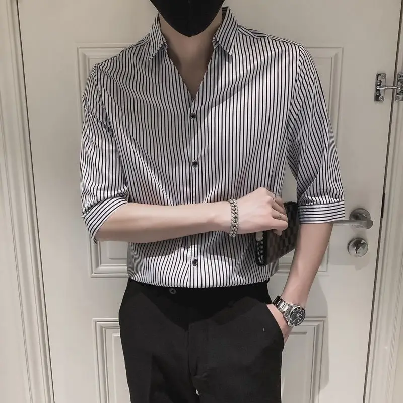 

Shirt Men's 3 / 4 Sleeve Trend Slim Design Shirt Versatile Handsome V-neck Short Sleeve