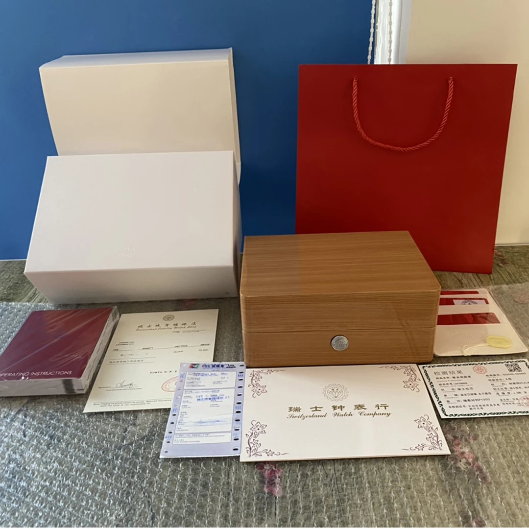 

Top Quality Luxury Woody Watch Boxes For OMG Box Watch Booklet Card Tags Papers In English Men Case Bags CAL.8500 8900