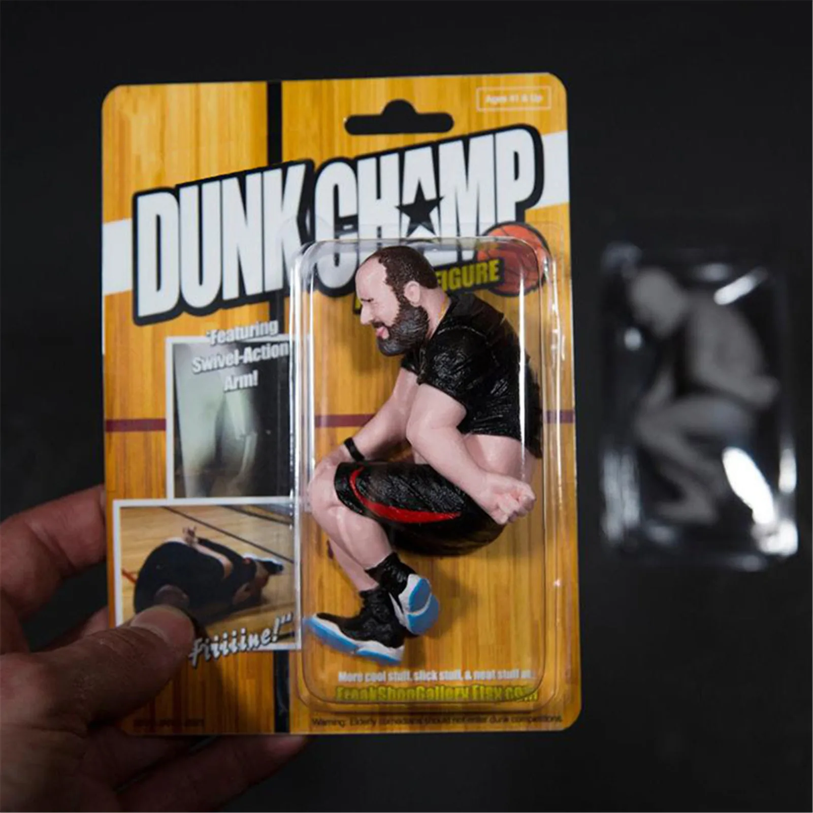 

New Dunk Champions Tom Injured Resin Doll Toy Ornaments Personality Crafts Novel Fashion Imitation Crafts