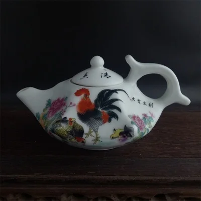 

Exquisite Antique Ceramic Rose Rooster Octagonal Teapot Decoration