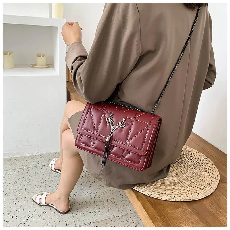 

Bag Female New Style 2021 Popular Texture Small Square Bag Shoulder Messenger Bag Tassel Rivet Chain Bag Trend