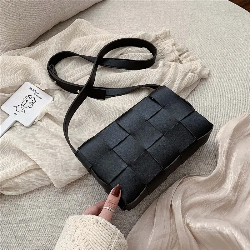 

Woven bag women's bag messenger bag 2020 new fashion lattice ladies diagonal retro shoulder small square bag shoulder bag