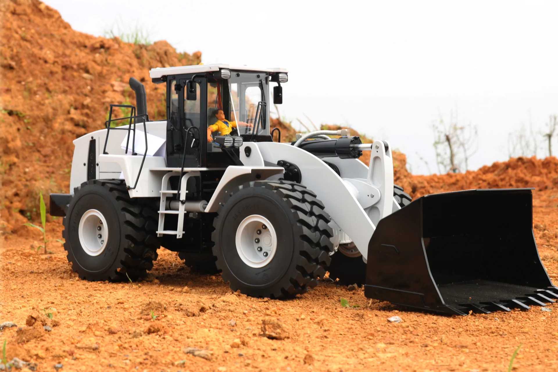 

1/14 RC Hydraulic Wheel Loader Model 980L RTR Hydraulic Bulldozer Engineering Wheel Loader Model Birthday Gift Boy Toys