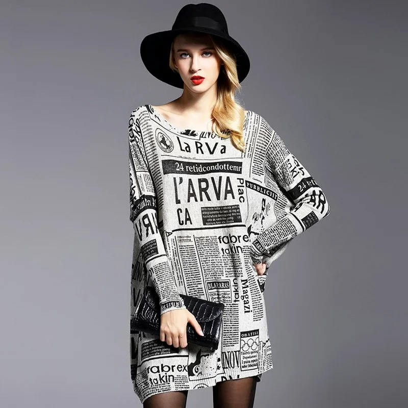 Свитер женский средней длины с газетным принтом осень свитер вырезом-лодочкой |