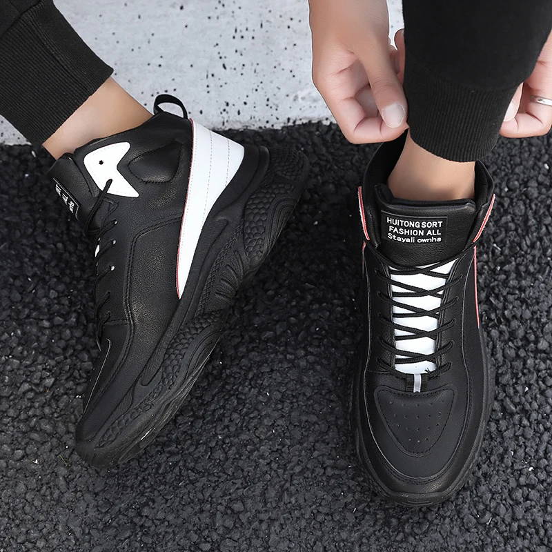 

2020 new spring and autumn sports shoes men's casual shoes breathable outdoor hiking shoes comfortable men's training shoes