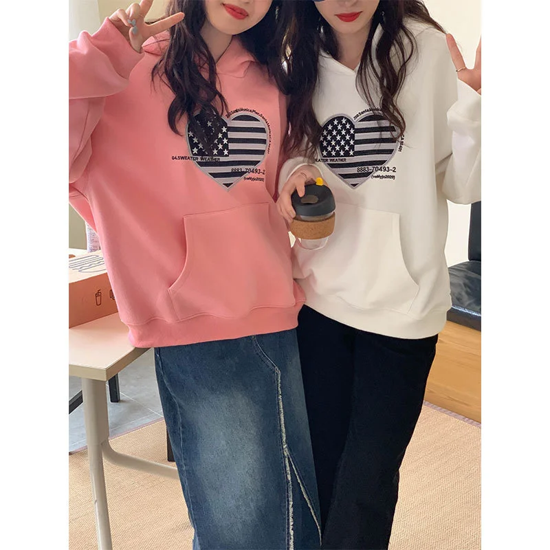 Вышитые буквы Love для ванной комнаты | Женская одежда