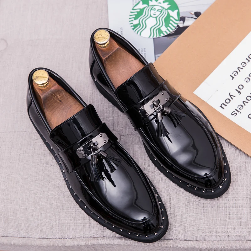 

2021 business men's formal shoes elegant formal wedding shoes fashionable men's patent leather comfortable office shoes loafers