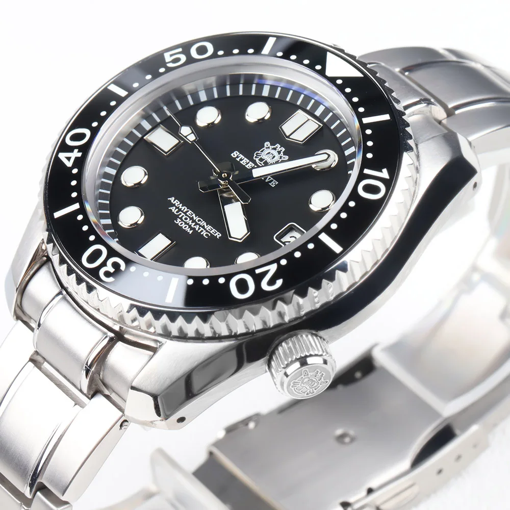 

Steeldive 1968 300m Dive Mechanical Watch Men Mechanical Watches C3 Luminous Stainless Steel Dive Watches For Men NH35 Sapphire
