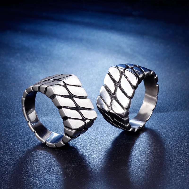 

Men's Stainless Steel Car Chain Stripe Ring Retro Brushed Titanium Motorcycle Jewelry Biker Accessories Boyfriend Gift Wholesale