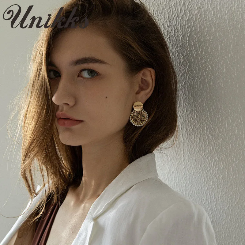 

Exaggerated earrings female high-end French 2020 retro wild baroque earring temperament Korean dream catcher earrings