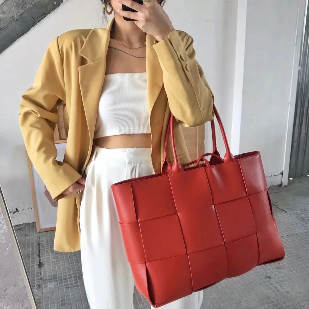 

2021 ladies new woven large PU leather clamshell personality wild messenger bag shoulder bag fashion trendy luxury handbag